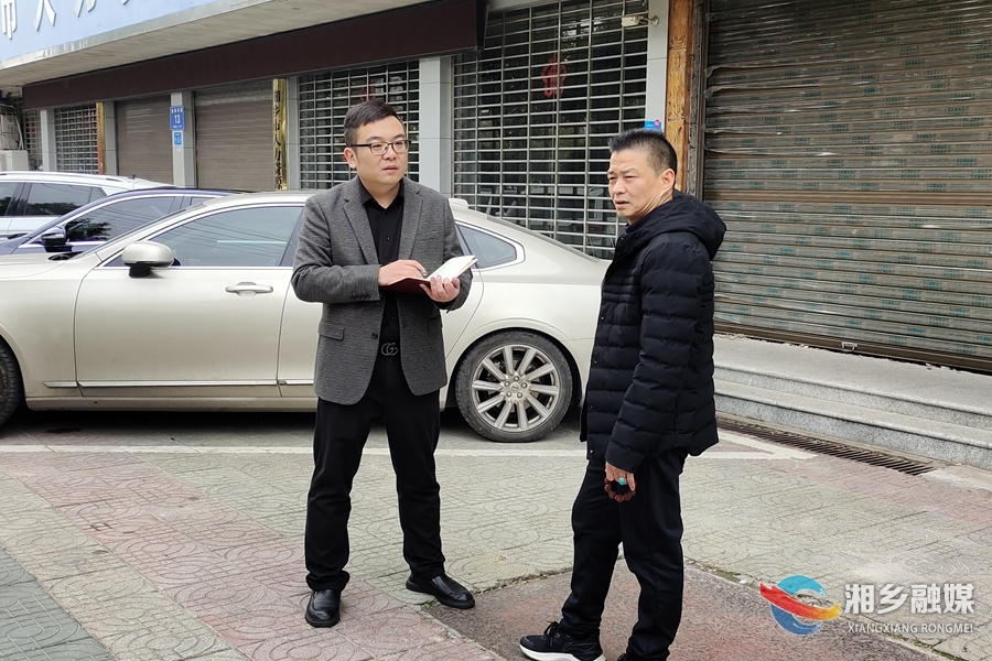 【委员风采】蒋炜：发挥法律专长 为湘乡发展鼓与呼