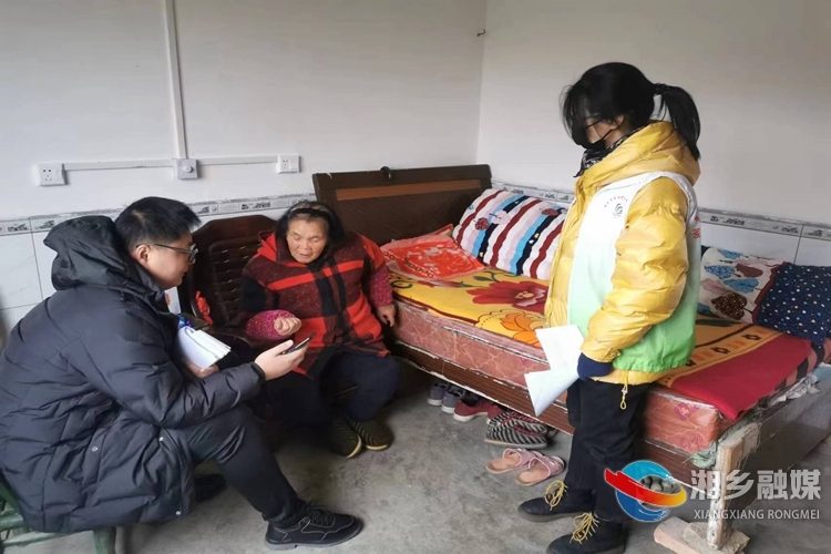 [金石镇]情系敬老院 慰问暖人心
