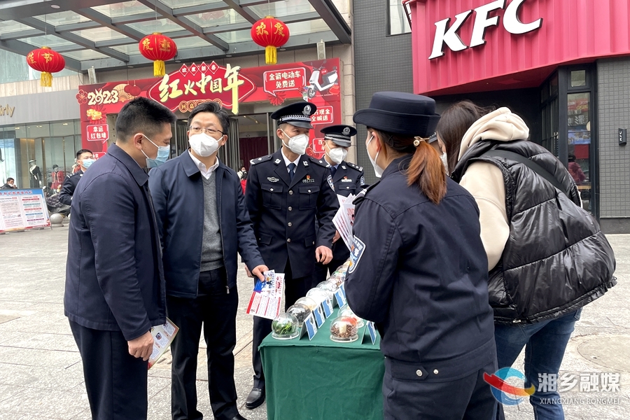 中国人民警察节 | 谢岸烨看望慰问一线民辅警