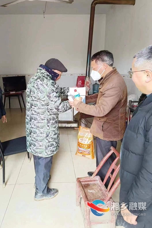 [市委党史研究室]情系“结对村” 帮扶慰问暖民心