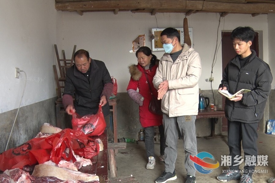 【贯彻二十大·新春走基层】脱贫户杀年猪 振兴路上乐融融