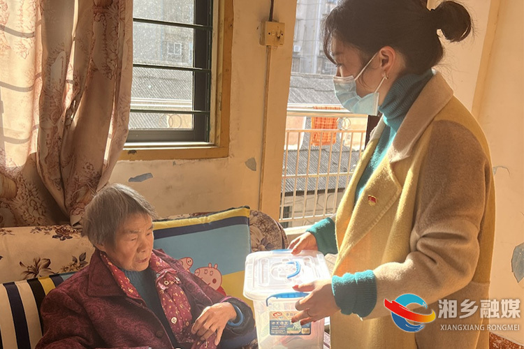 [望春门街道]年味浓暖意融 党群聚力送关怀