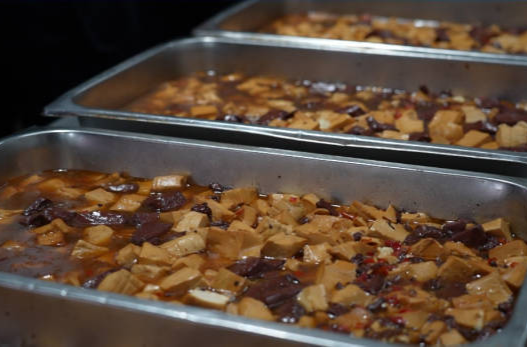 筑牢校园食品安全防线 守护师生“舌尖上的安全”