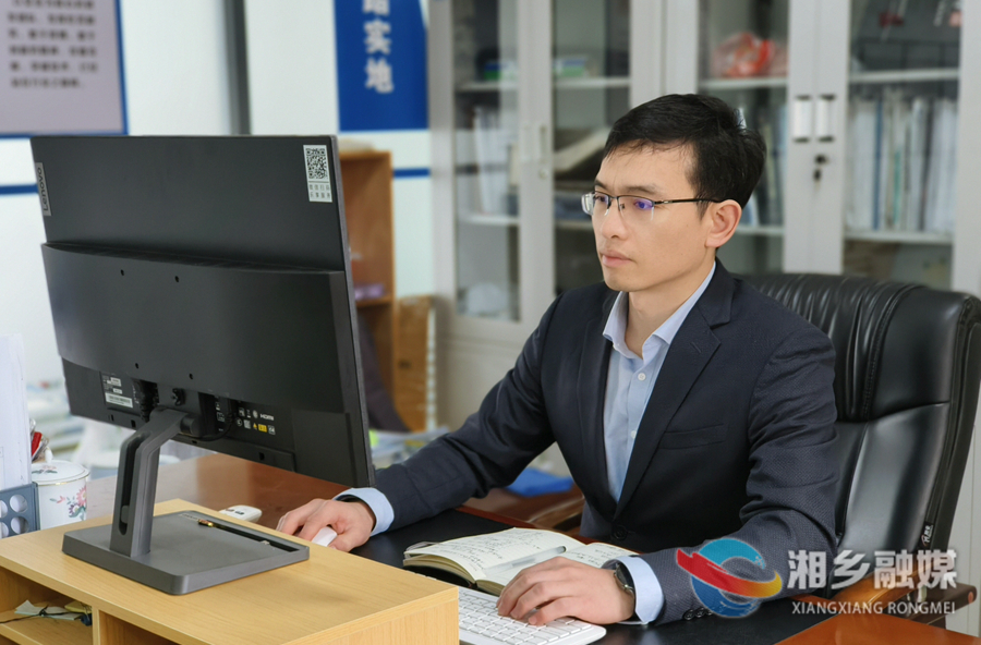 【湘恋英才 携手乡依】颜世平：介入医疗器械领域的“攀登者”