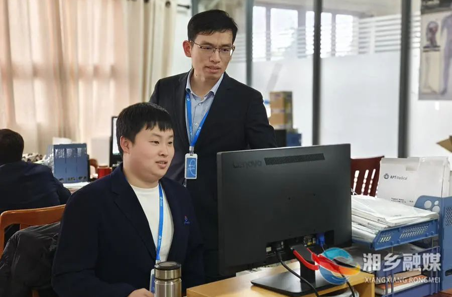 扎根行业10年！湘乡这位专家用创新之力点亮“科技之光”