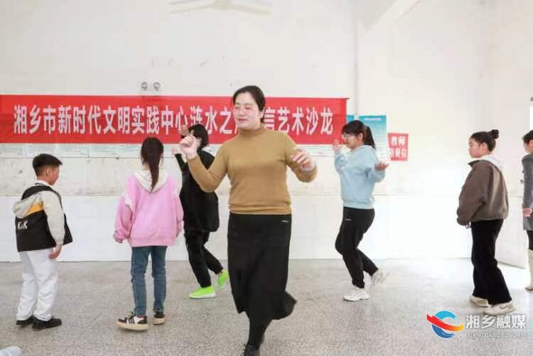 文明花开耀龙城！涟水之声到梅桥小学开展公益诵读活动