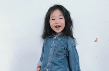 5岁男孩坚持留3年长发，原因超酷的