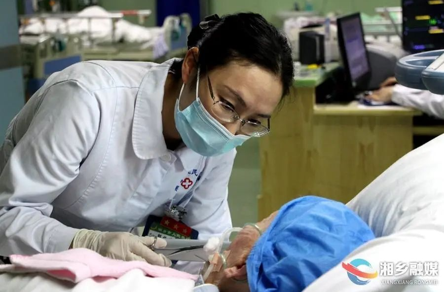 暖于心 践与行！湘乡这位白衣天使用炽爱温暖每一位患者