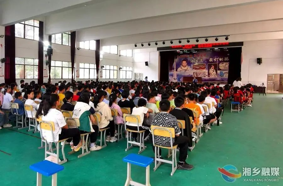 法治宣讲进校园 为青春保驾护航