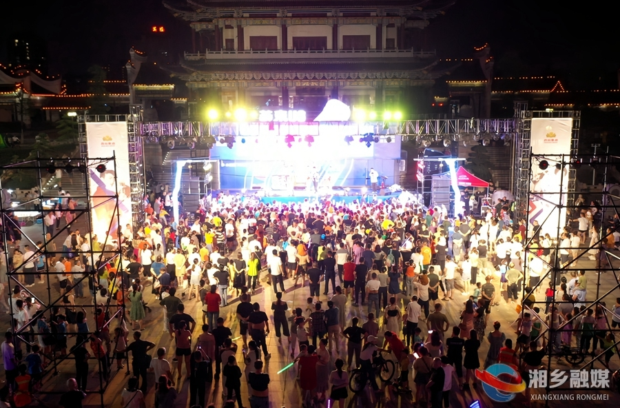 热力来袭！第三届湘乡市糖酒食品交易博览会暨2023湘乡燕京大篷车音乐美食节热闹开幕
