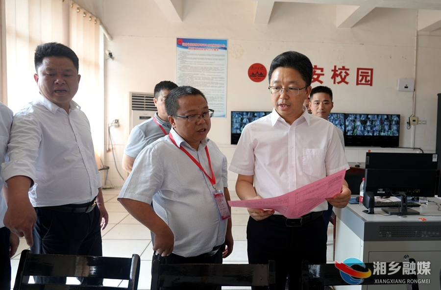 谢岸烨带队督查全市高考备考工作