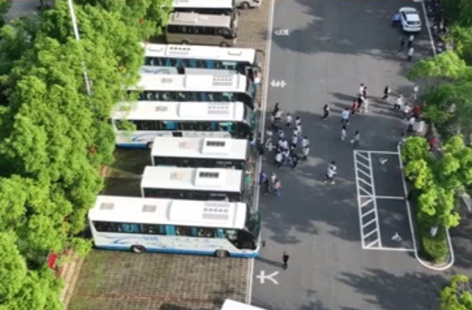 湘乡4127名学子今日出征高考