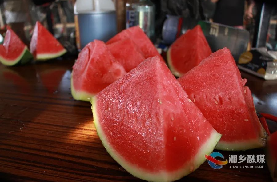 “吃瓜群众”有福啦！泉塘镇西瓜 “甜蜜”来袭