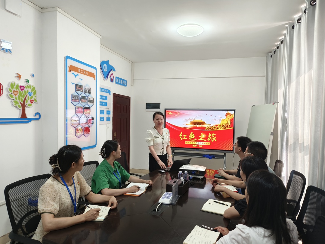 【党旗飘扬映初心】钟茜：以“匠心”树品牌 助推企业高质量发展