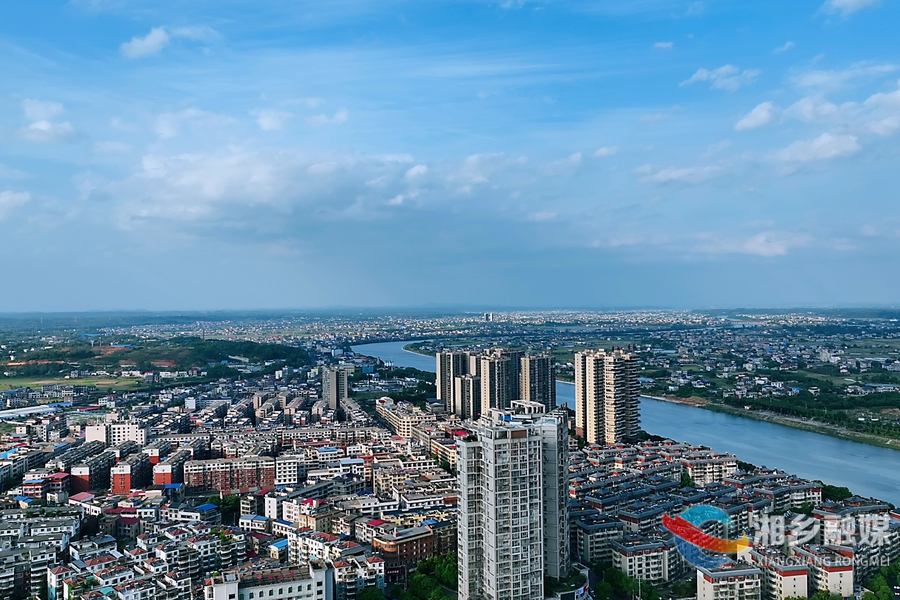 【碧水蓝天 生态湘乡】湘乡：持续改善空气质量 蓝天白云成“标配”