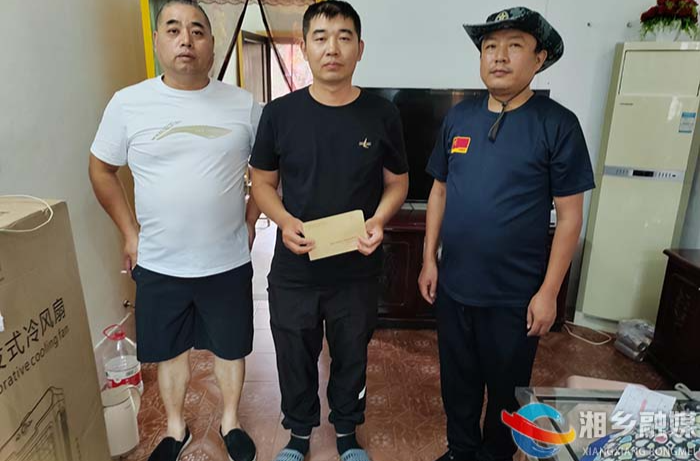 [望春门街道]“八一”走访慰问 情暖退役军人