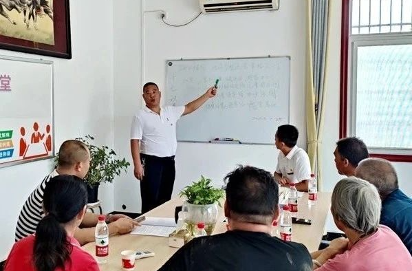 鸡毛蒜皮和发展大计？泉塘村的村民议事会上都能谈！