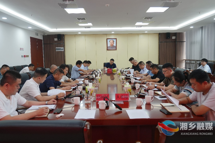 郭勇在园区重点项目签约、开工、投产工作调度会上要求：以项目之“进”支撑经济之“稳”