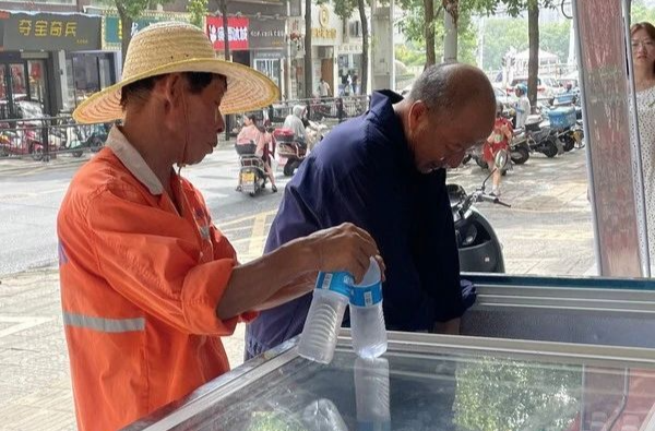 清凉上线 湘乡的这些“冰箱”真暖心