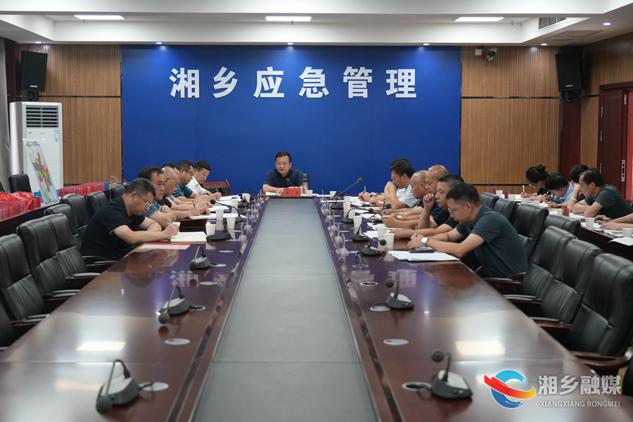 郭勇调度自然资源集约节约示范县、耕地“非粮化”“非农化”整治等工作