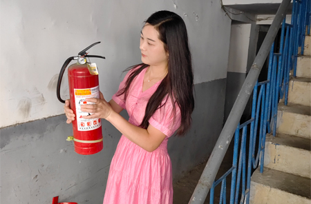[望春门街道]清查小区灭火器 筑牢消防安全网