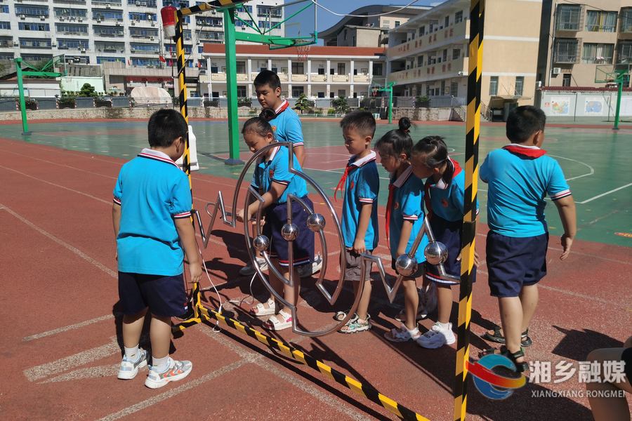 全国科普日 | 湘乡：科普活动进校园 点燃学生科学梦