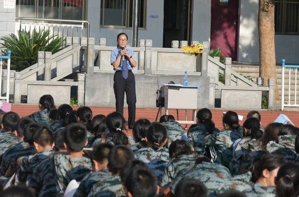 利剑护蕾！湘乡检察官给师生带来了普法爱心“大礼包”