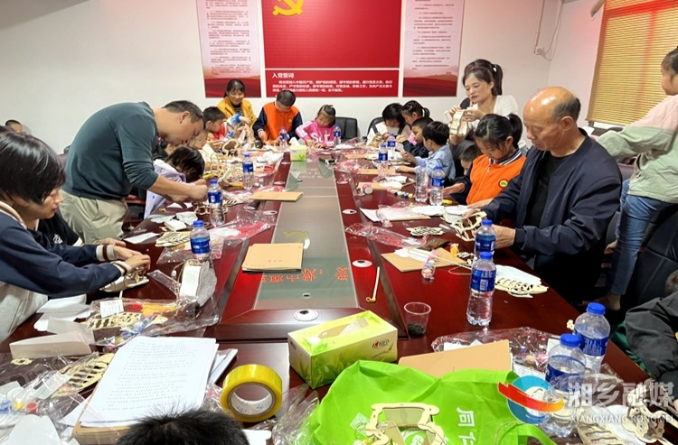 [民政局]温暖迎中秋 爱心助成长