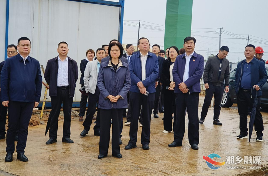 叶晓颖来湘乡参加省十四届人大代表湘潭市第二小组主题活动