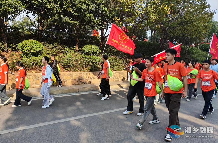 【新闻特写】挑战徒步毅行 收获难忘“旅程”
