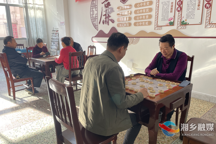 市离退休干部服务中心：“棋”聚一堂 乐享健康“夕阳红”