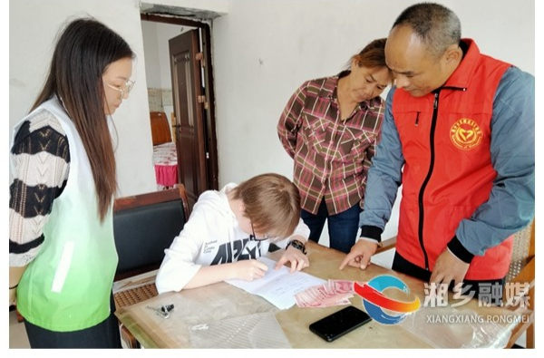 [棋梓镇]关爱困境儿童 助力未成年人健康成长