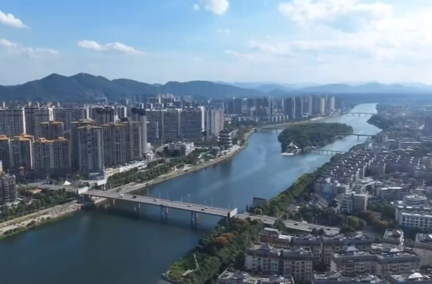 今天，带你看看新闻路上真实的我们……