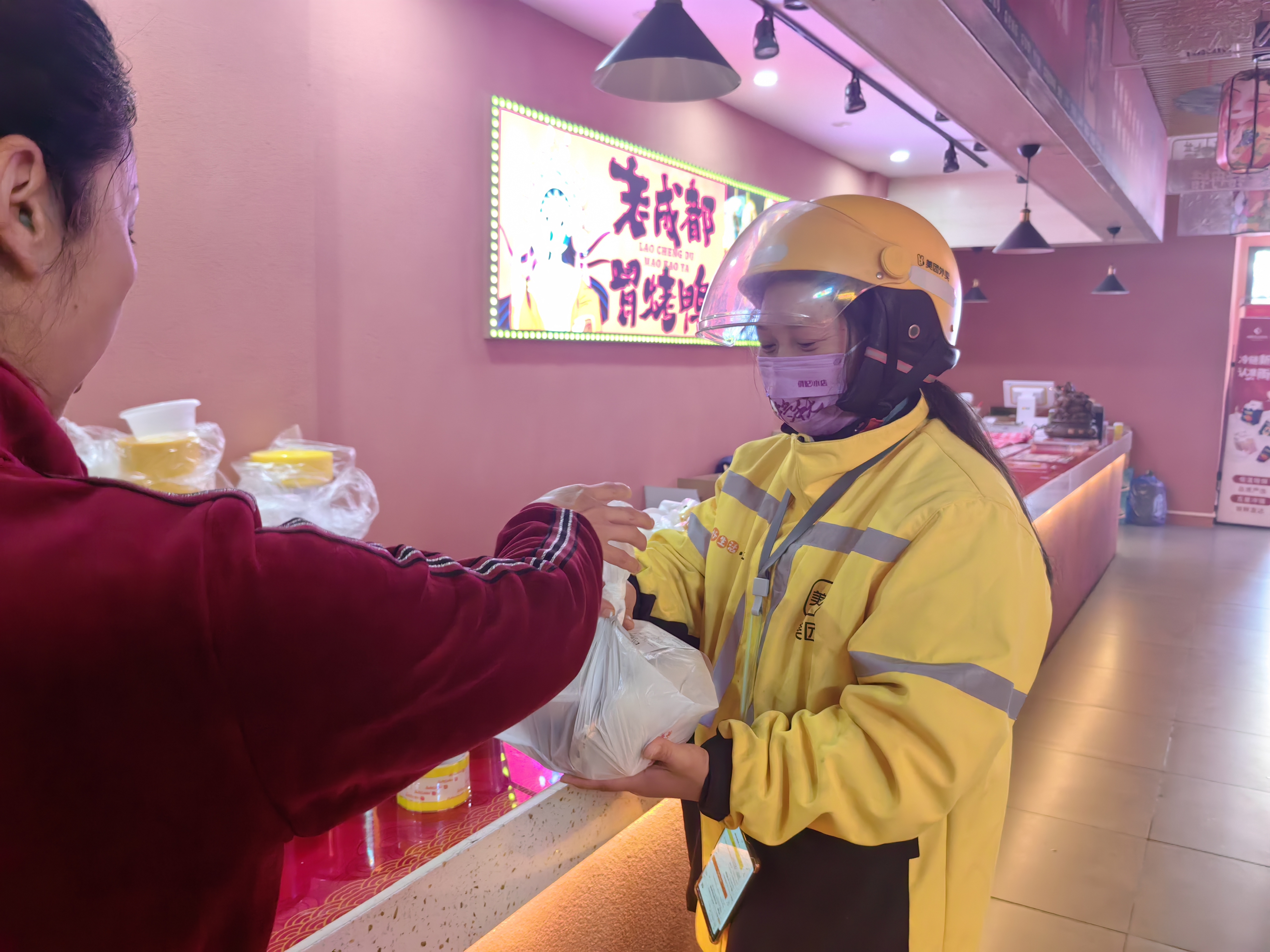 【建功新时代 劳模展风采】吴琼：让幸福之“花”飞驰在路上