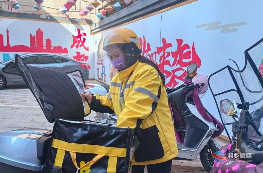 三年如一日，湘乡女骑手让幸福之“花”飞驰在路上