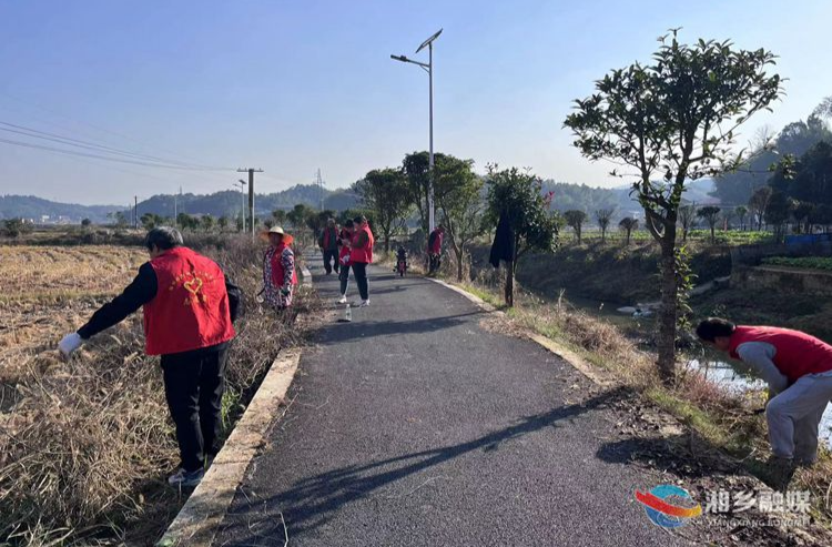 [梅桥镇]清理河道垃圾 共建美丽家园