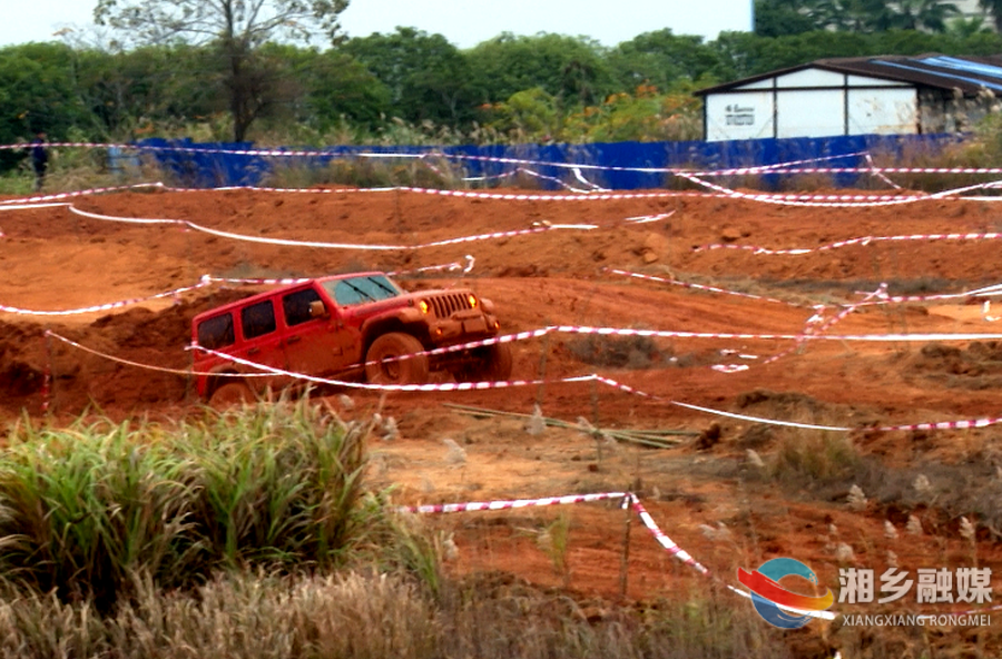 “速度与激情”！150余辆越野车齐聚湘乡体验风驰电掣
