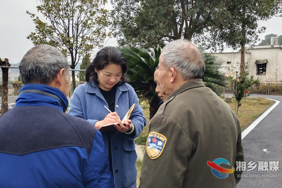 【委员风采】贺文玲：热心公益暖人心 关注民生显担当