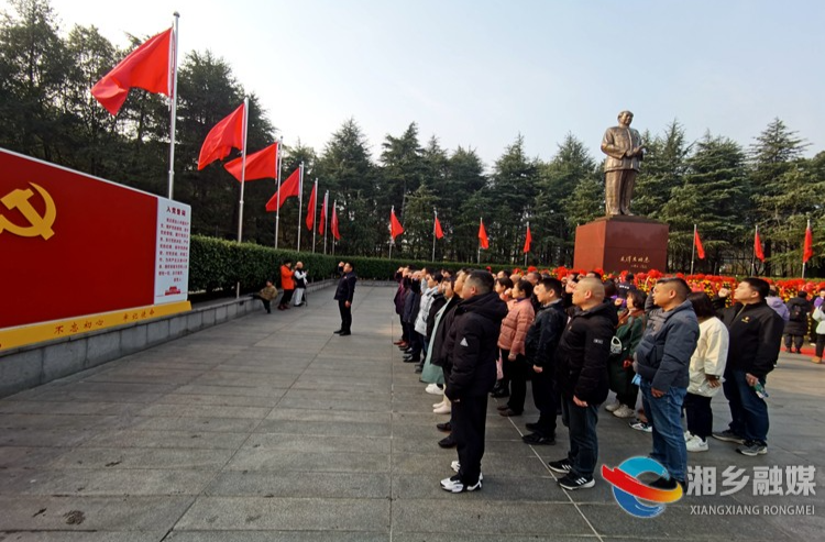 [财政局]缅怀先烈功绩 弘扬革命精神