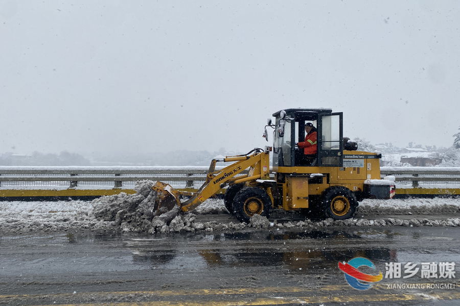 【迎战冰雪】市交通运输局：迎“寒”而上 护航群众出行路