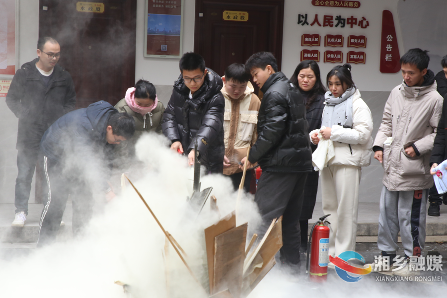 筑牢“防火墙” 市水利局开展消防演练