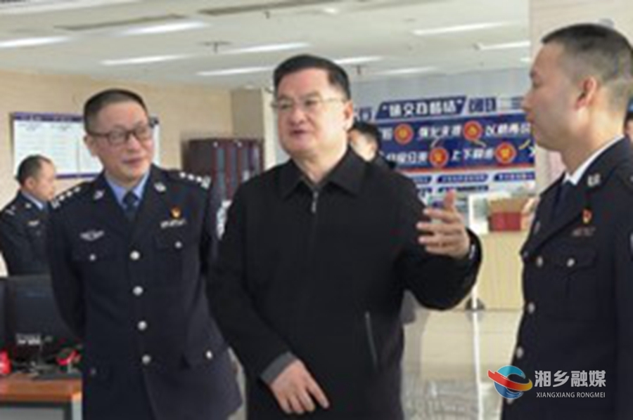 赵新文看望慰问坚守一线的劳动者：向大家致以新春的美好祝福 确保人民群众平安欢乐祥和过节