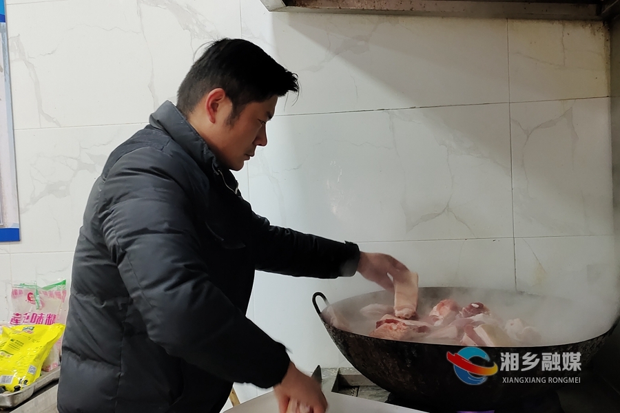 【龙城年味】 扣肉飘香年味浓