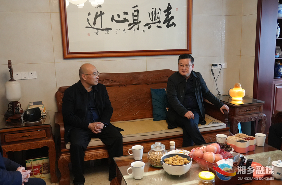 守好“廉洁关”过好“廉洁年” 赵新文开展廉政家访活动