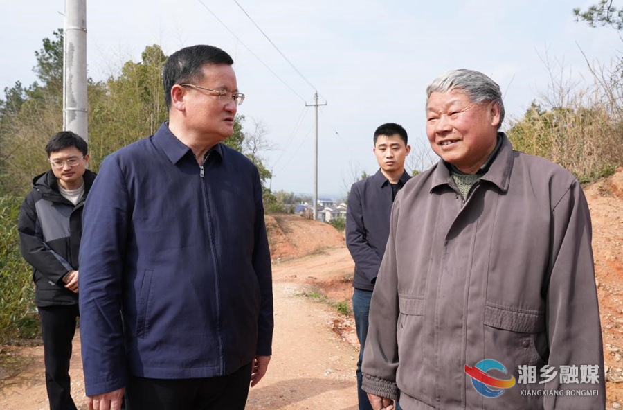 赵新文入户走访困难群众