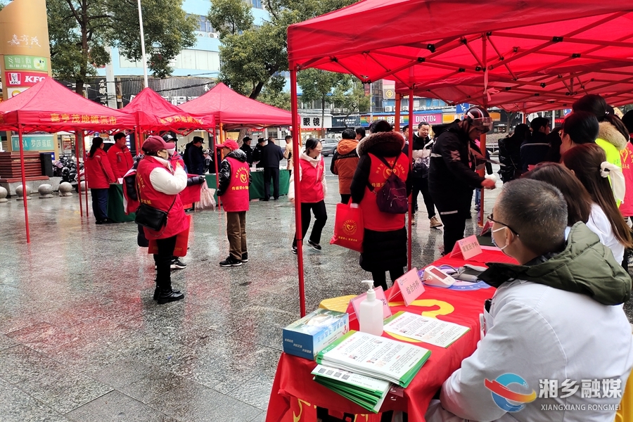 【学雷锋 树新风】暖心三月学雷锋 文明新风拂龙城