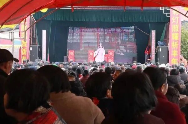 湘乡这个村的群众在家门口看大戏，直呼“过瘾”！