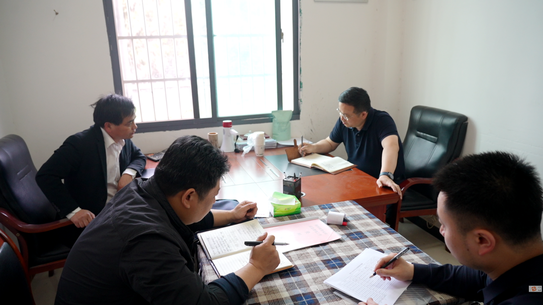 郭勇以“四不两直”方式到棋梓镇督查森林防火工作