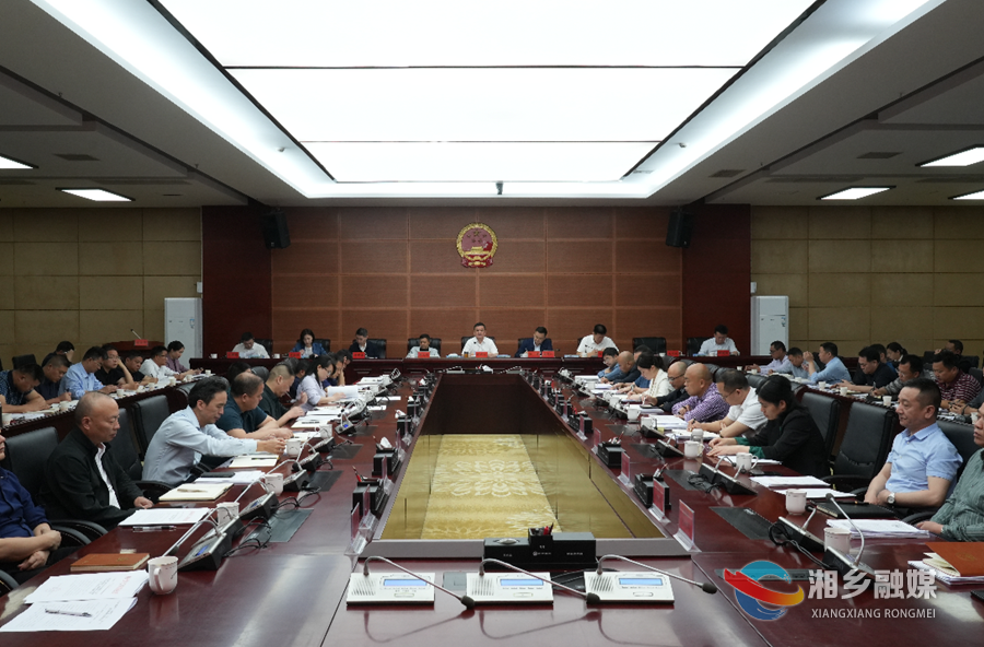 【狠抓落实年 全力拼经济】赵新文：抓紧抓实产业强市“百十亿”工程和“三改一扩”工作  推动经济社会高质量发展