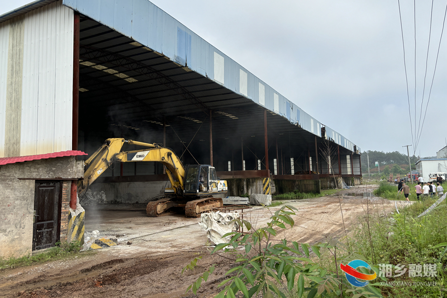 严守耕地红线！一违章建筑被依法拆除